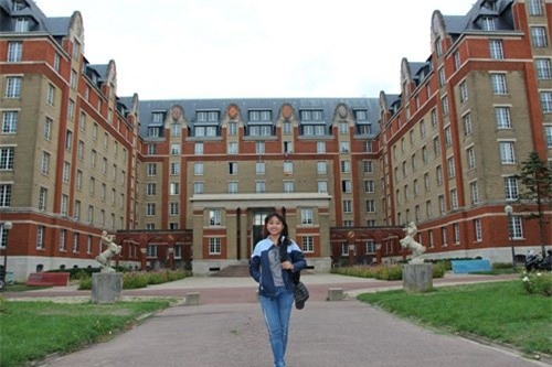 du hoc sinh do khoc do cuoi vi “soc van hoa” hinh anh 2