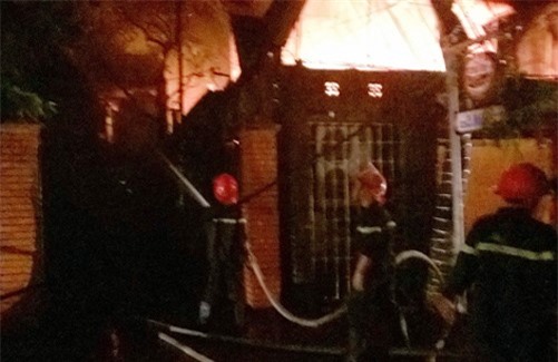 Quan ruou chay rui trong dem chung ket Euro 2016 hinh anh 2