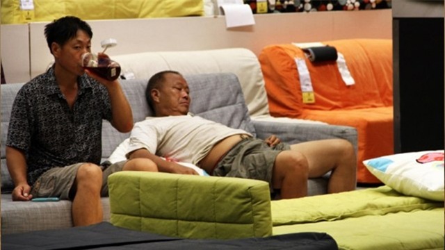 Những vị khách vô đối chỉ xuất hiện ở siêu thị đồ nội thất IKEA Trung Quốc - Ảnh 1.