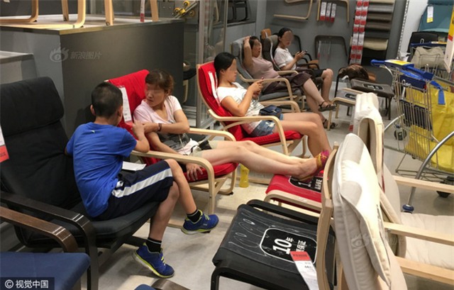 Những vị khách vô đối chỉ xuất hiện ở siêu thị đồ nội thất IKEA Trung Quốc - Ảnh 11.