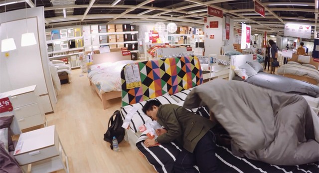Những vị khách vô đối chỉ xuất hiện ở siêu thị đồ nội thất IKEA Trung Quốc - Ảnh 7.
