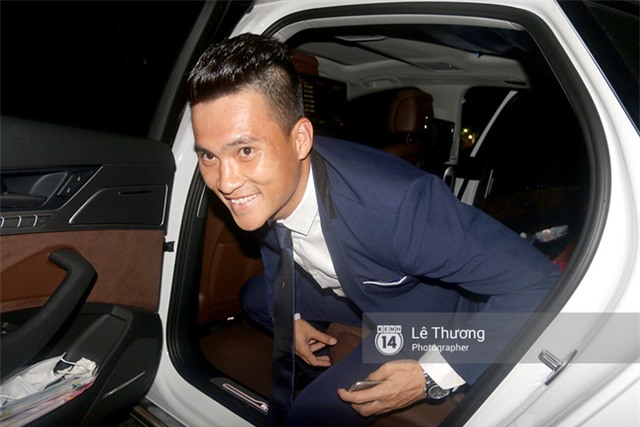 Nửa đêm, Công Vinh dắt Thủy Tiên đi xem chung kết Euro 2016 - Ảnh 1.