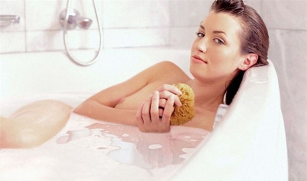 Da bớt khô mùa hè với 10 mẹo đơn giản không ngờ tới