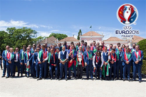 chum anh: rung nguoi do ra duong mung chuc vo dich cua bo dao nha hinh anh 3