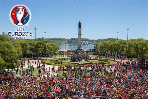 chum anh: rung nguoi do ra duong mung chuc vo dich cua bo dao nha hinh anh 8