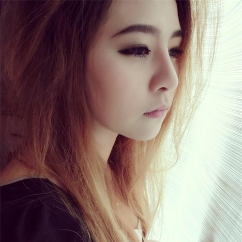 Bất ngờ với gương mặt thật của cô gái vừa che mặt vừa khóc - Ảnh 4.