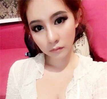 Bất ngờ với gương mặt thật của cô gái vừa che mặt vừa khóc - Ảnh 5.