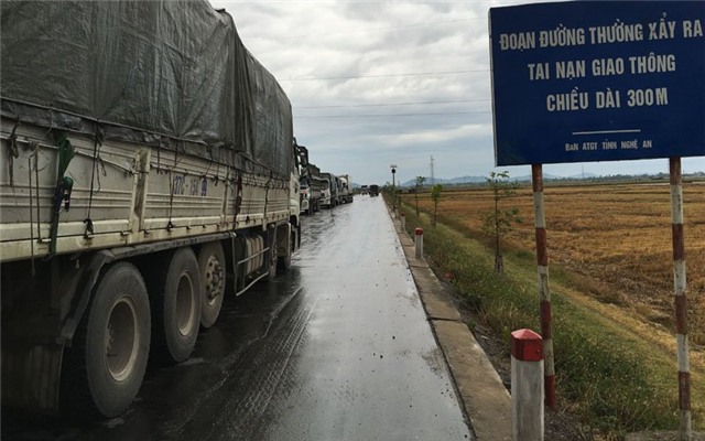 đường nhựa, thảm bê tông polyme, đường chảy nhựa, đường tránh vinh, tai nạn giao thông