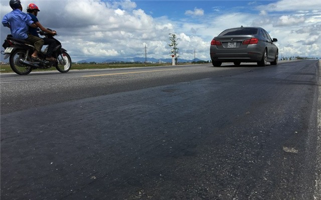 đường nhựa, thảm bê tông polyme, đường chảy nhựa, đường tránh vinh, tai nạn giao thông