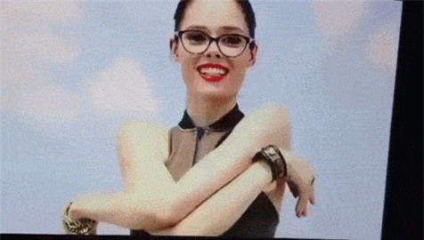 Sự thật sau màn tạo dáng hoành tráng của Lan Khuê tại The Face - Ảnh 2.