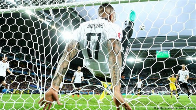 10 khoảnh khắc ấn tượng nhất Euro 2016 - Ảnh 3.
