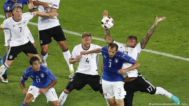 10 khoảnh khắc ấn tượng nhất Euro 2016 - Ảnh 8.