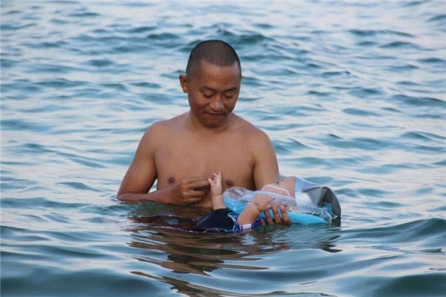 cach nuoi con sinh non thanh beo khoe cua bo me be '15 thang len dinh fansipan' - 2