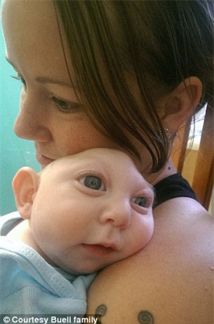 gap lai em be ky dieu sinh ra voi nua hop so chan dong the gioi - 2