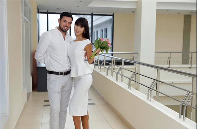 Hà Anh phản pháo khi bị nói làm màu vì Lễ đăng kí kết hôn quá long trọng - Ảnh 2.