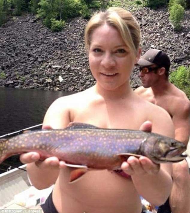 Instagram, áo ngực bằng cá, ngực trần,