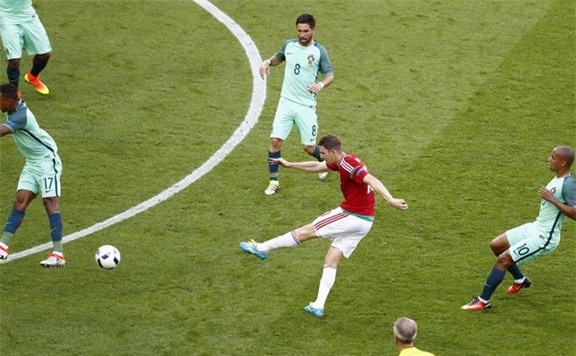 euro 2016 la giai dau day ray noi so hai hinh anh 2