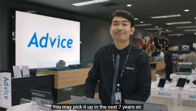 cau be 5 tuoi doi mua may tinh bang 1