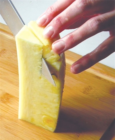 Ăn dứa đừng bỏ lõi - Ảnh 1.