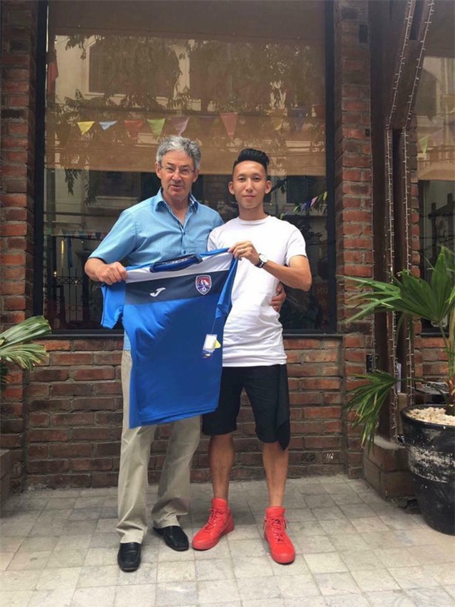 Vì chữ nghĩa, sao Việt Nam bất ngờ dừng chuyến thử việc tại Đức - Ảnh 1.