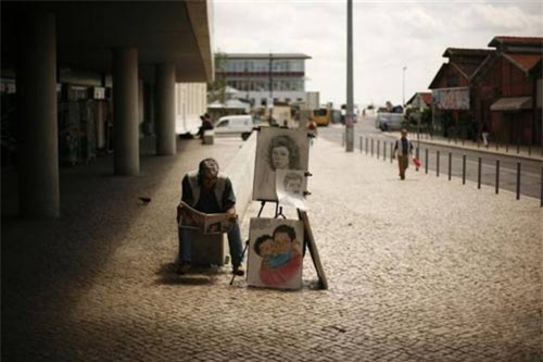 Người đàn ông giàu chê cười lão bán hàng rong và sự thật là... - Ảnh 2.