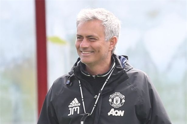 Mourinho, MU, Carrington, Mkhitaryan, Eric Bailly, sân tập MU