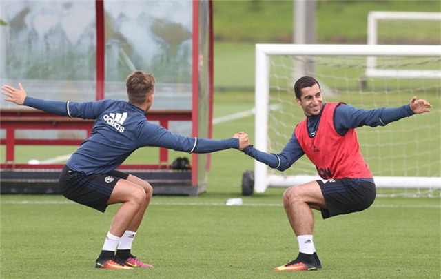 Mourinho, MU, Carrington, Mkhitaryan, Eric Bailly, sân tập MU