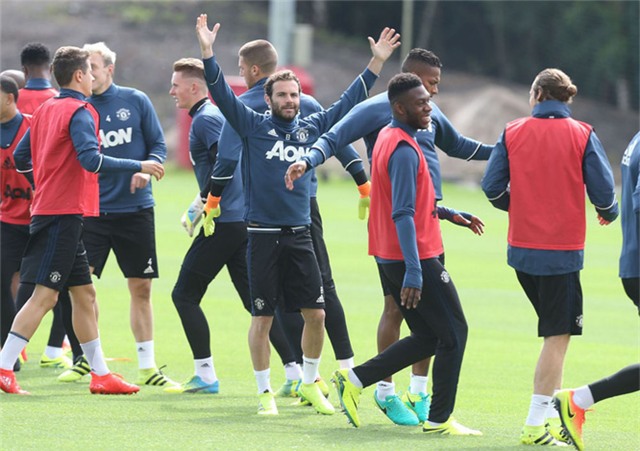Mourinho, MU, Carrington, Mkhitaryan, Eric Bailly, sân tập MU