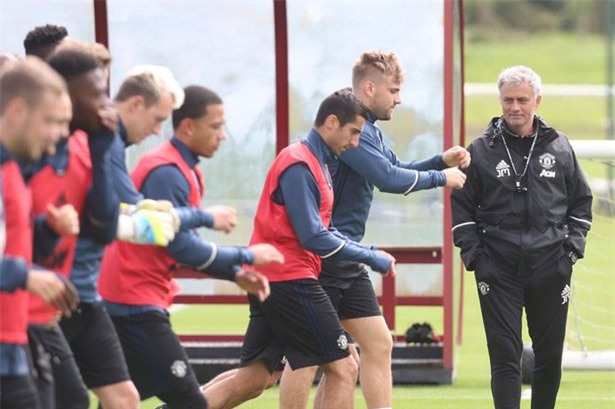 Mourinho, MU, Carrington, Mkhitaryan, Eric Bailly, sân tập MU