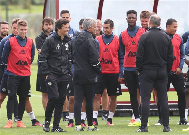 Mourinho, MU, Carrington, Mkhitaryan, Eric Bailly, sân tập MU
