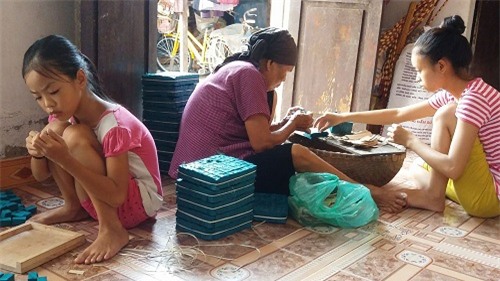 xot xa canh bo bi tam than, me mac benh tim cham con trai la “nguoi vay ca” - 4