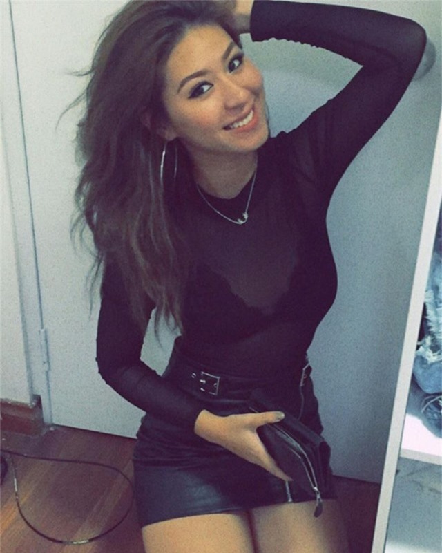 6 cô nàng hot girl Việt đang lăng xê tích cực phong cách gợi cảm - Ảnh 16.