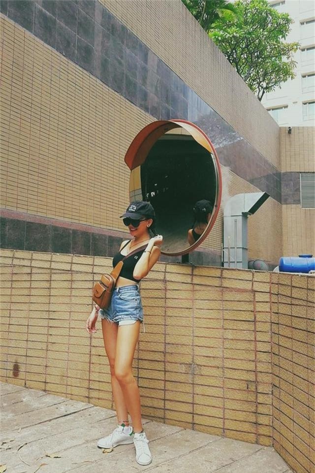 6 cô nàng hot girl Việt đang lăng xê tích cực phong cách gợi cảm - Ảnh 30.