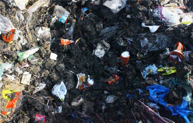 Formosa xả thải, bãi rác Thiên Cầm