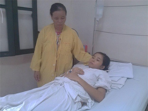 xot thuong hoan canh co gai 23 tuoi, co thai 10 tuan dang lam trong benh - 1