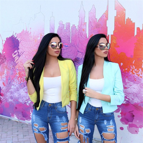 phat hon voi cap chi em sinh doi noi tieng sexy khap the gioi - 1