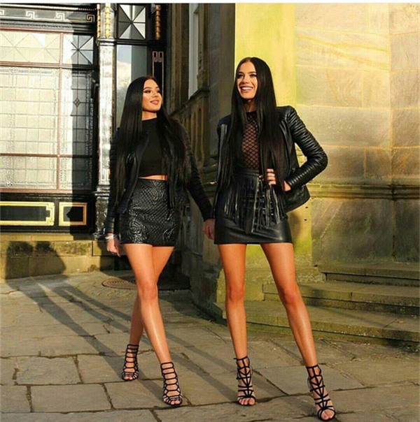 phat hon voi cap chi em sinh doi noi tieng sexy khap the gioi - 11