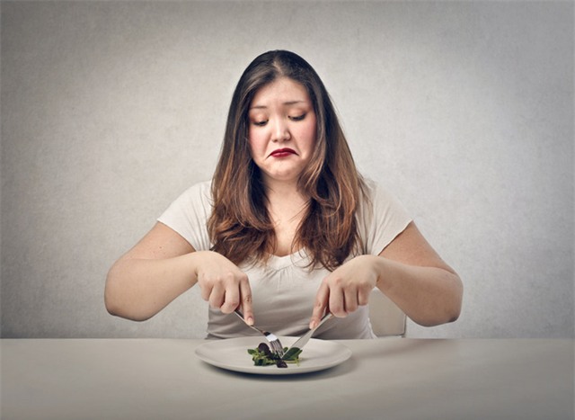 Tin buồn: Có thể dù bạn ăn kiêng cả đời cũng không giảm được cân đâu - Ảnh 1.