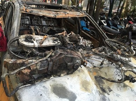 bat khan cap tai xe tong chet nguoi, keo le xe may bo chay 4km hinh anh 2