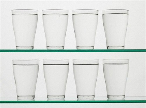 Nguy hiểm khôn lường khi uống quá nhiều nước mỗi ngày - Ảnh 1.