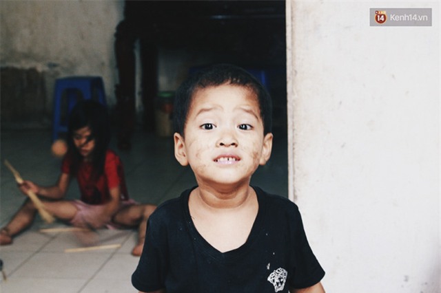 Ngay thời hiện tại và ở giữa Hà Nội, 1 gia đình vẫn chạy ăn từng bữa vì có 14 đứa con - Ảnh 15.