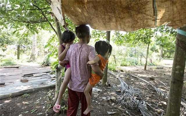 trao nhầm con, Bình Phước, cán bộ đoàn, thử AND, con ruột, người dân tộc, suy dinh dưỡng, bồi thường