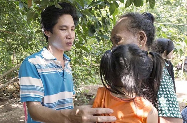 trao nhầm con, Bình Phước, cán bộ đoàn, thử AND, con ruột, người dân tộc, suy dinh dưỡng, bồi thường