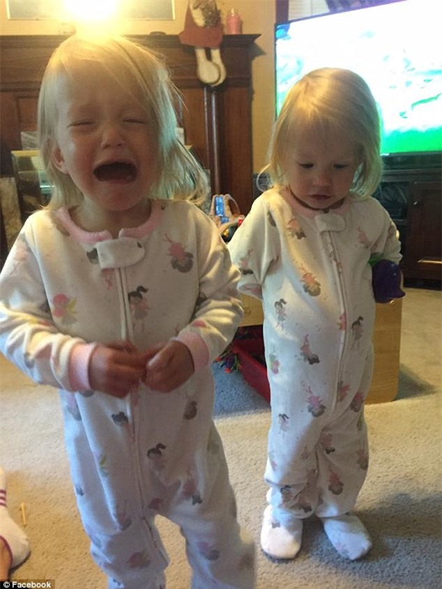 2 cô nhóc nổi tiếng trong bức ảnh cặp sinh đôi nắm chặt tay khi mới sinh giờ ra sao? - Ảnh 5.