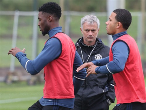 Mục tiêu MU - Mourinho: Vô địch hay vào top 4 - 1