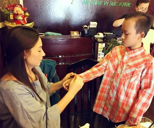 moi quan he giua quan quan ho van cuong va ca si phi nhung hinh anh 3