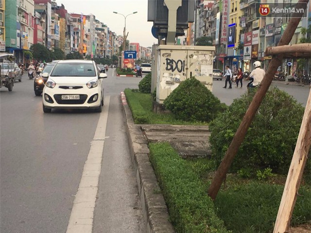 CSGT tung cước gây xôn xao: Tôi giơ chân lên để phòng vệ vì xe lao thẳng vào tôi - Ảnh 2.