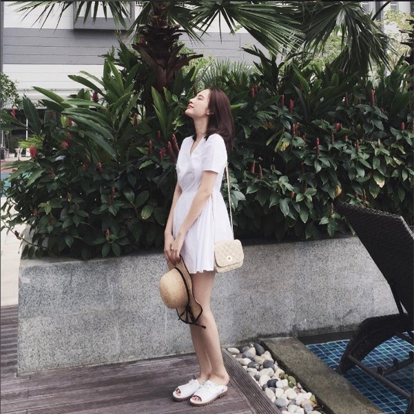 vay angela phuong trinh hot den muc chi em san sang mua lai do cu - 8