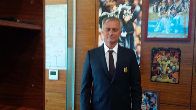 Bà xã HLV Mourinho vô tình tiết lộ tin mật khiến fan Man Utd phát cuồng - Ảnh 1.