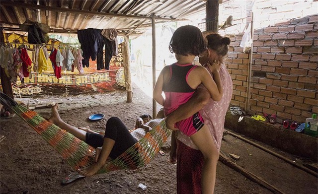 Vụ trao nhầm con: 2 cô gái bí ẩn hóa giải biến cố - Ảnh 1.